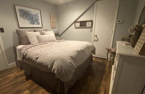 Franklin House | "Ridge View" private with incredible views. Private entrance ,plenty of parking.