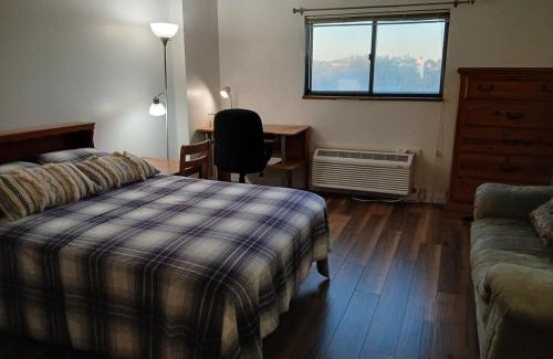 University District Apartment | Right by OSU Stadium and Schottenstein Ctr - Walk to your game or concert, free guest parking