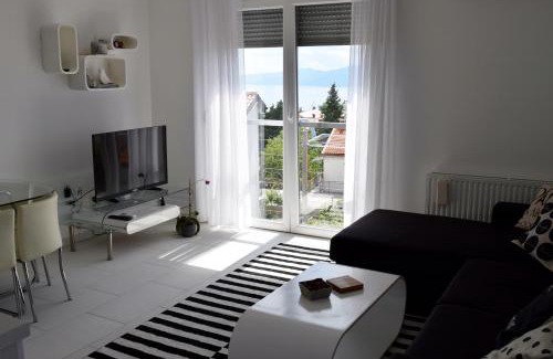 Rijeka Apartment | Rijeka - Charming apartment with Sea View and Private Parking