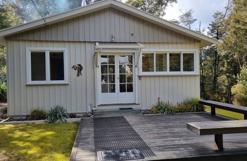St. Arnaud Cottage | Rimu Lodge, a Cosy Cottage in St Arnaud, Lake Rotoiti, Nelson Lakes NP