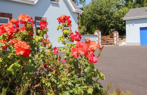 Ardagh Cottage | RINGFORT VIEW, romantic in Newcastle West, County Limerick