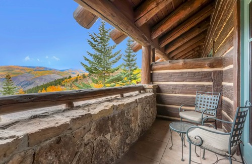 Beaver Creek Condo | RITZ-CARLTON BACHELOR GULCH RESIDENTIAL SUITE located in the Award winning Hotel