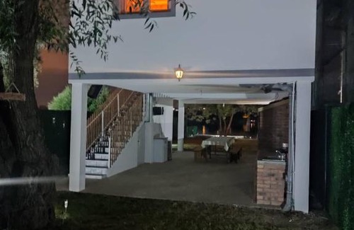 Belgrade House | River Cottage in Belgrade