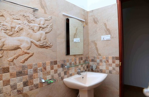 Debarawewa Hotel | River Edge Yala