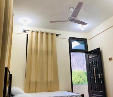 Azad Kashmir Hotel | River Garden Hotel Silpi Gahkuch