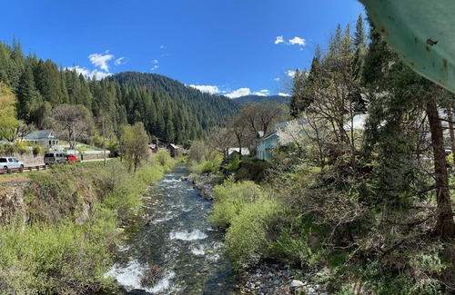 Downieville Apartment | "RIVER" Historic Main Street apartment