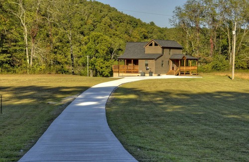 Dial Cabin | River Meadow Retreat: Modern Mountain Cabin on Toccoa -Hot Tub, Views, Game Room