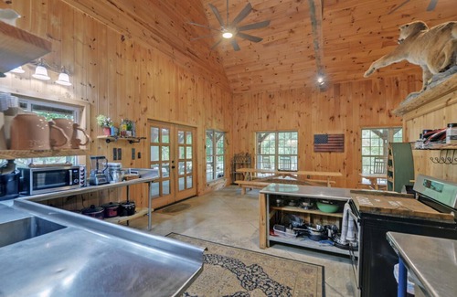 Bowman Cabin | River Retreat for the entire family and more