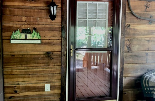 Burnsville Cabin | River Side Cabin Retreat sleeps 6