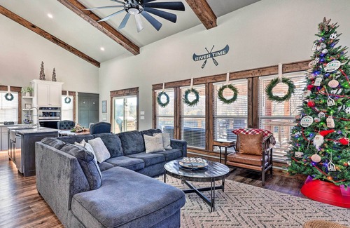 Glenwood Cabin | ‘River Time’ Cabin w/ Games + Outdoor Oasis!