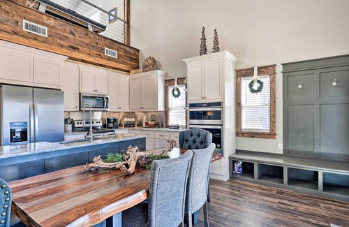 Glenwood Cabin | ‘River Time’ Cabin w/ Games + Outdoor Oasis!