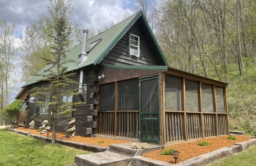 Viola Cabin | River View Retreat-Elk Creek, Driftless Region