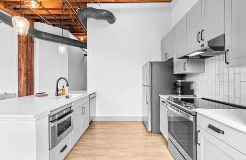 Downtown St. Louis Apartment | Riverfront Loft-Steps from Arch-Gated Parking