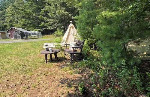 Tolland House | Riverfront Retreat on Private, Wooded 2-Acre Estate