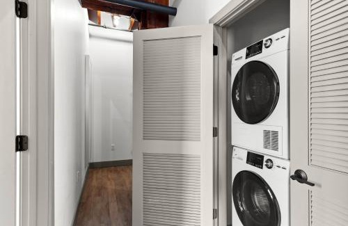 Downtown St. Louis Apartment | Riverfront Studio - Walk to Arch, Casino and Conventions in Minutes