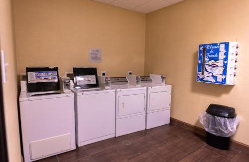 Three Rivers Hotel | Rivers Inn and Suites