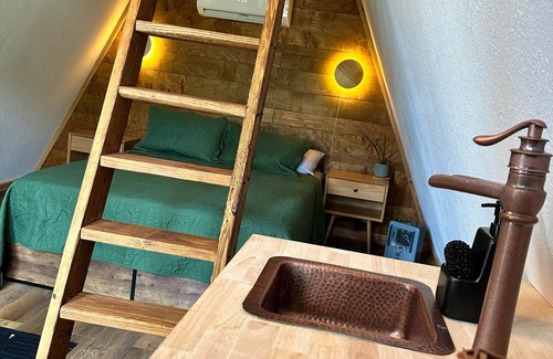 Eureka Springs Cabin | Riverside A-Frame Cabin w/Private Access to the Kings River, Eureka Springs, AR