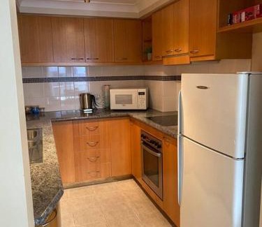 Perth Central Business District Apartment | RIVERSIDE CITY VIEW PARKING NETFLIX WIFI WINE FREE