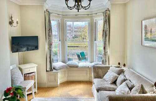 Bootham House | Riverside House - with parking