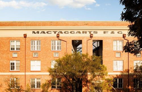 Teneriffe Apartment | Riverside Loft 2Bed,2Bath Park Pool