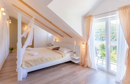 Mokosica Villa | Riverside Place