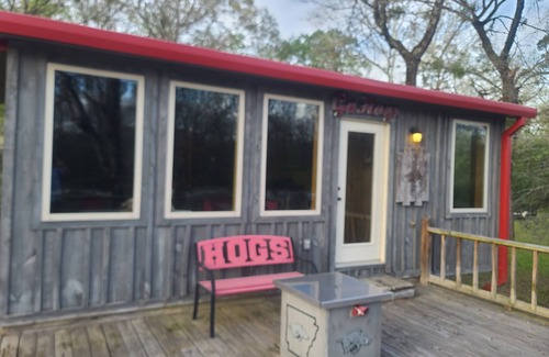 Alleene Cabin | Riverside Retreat Cabin on the banks of Little River.