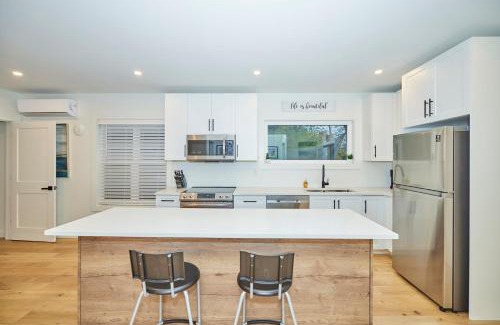 Niagara Falls House | Riverside Walk