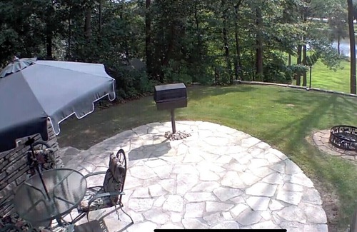 Plymouth House | Riverview Getaway