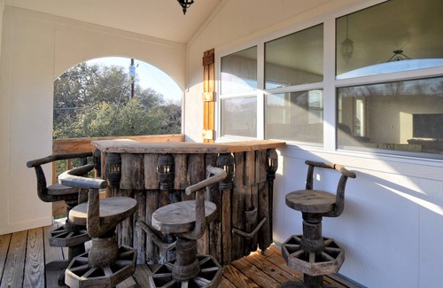 Ingram House | Riverview House, Upper Unit, 1BR/1BA, Sleeps 4, Two Balconies, Big Living Room