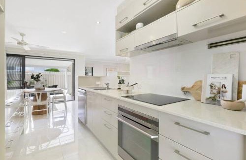 Mermaid Beach Villa | Riviera Road Miami - 4BRM Dual Villa