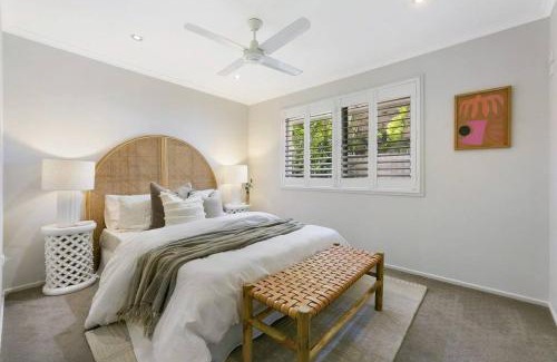 Mermaid Beach Villa | Riviera Road Miami - 4BRM Dual Villa