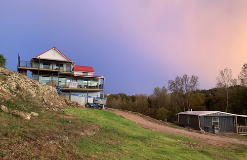 Warsaw Hotel | Rm 2 -Waterfront Double Queen/2nd floor