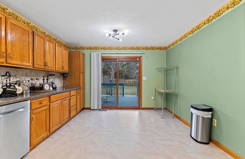 Columbus House | Roadmap Lodging: Garden Oasis by Cedarcrest