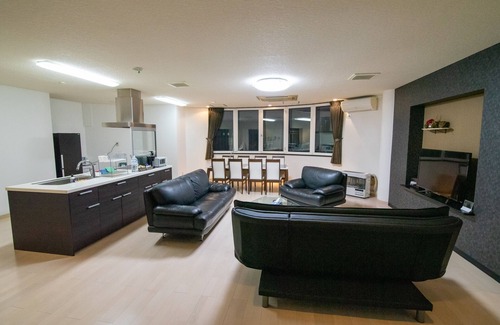 Toyohira House | ROADSIDE HOUSE