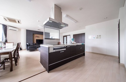 Toyohira House | ROADSIDE HOUSE