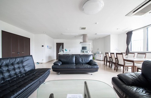 Toyohira House | ROADSIDE HOUSE