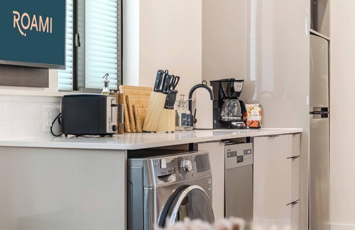 Midtown House | Roami at The Palace | 2 Bedroom | Queen