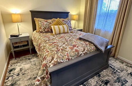 Boswell House | Roberts Carriage House Retreat/Great for 2024 Total Eclipse Viewing