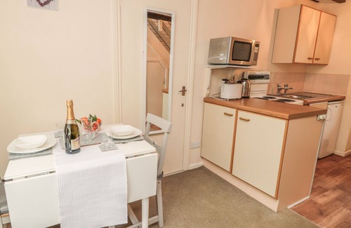 Morpeth Cottage | ROBIN COTTAGE, pet friendly, country holiday cottage in Morpeth