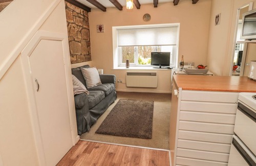 Morpeth Cottage | ROBIN COTTAGE, pet friendly, country holiday cottage in Morpeth