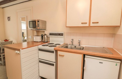 Morpeth Cottage | ROBIN COTTAGE, pet friendly, country holiday cottage in Morpeth