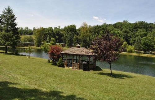 Lenhartsville Other | Robin Hill Camping Resort One-Bedroom Cottage 8