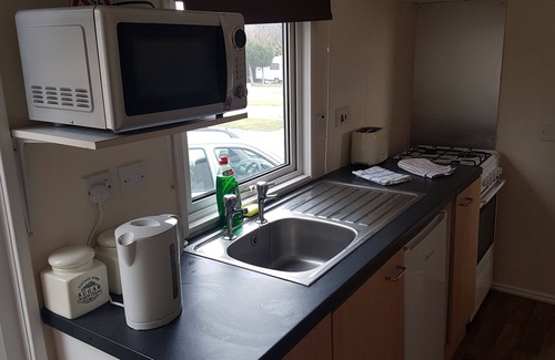 Kneesall Cottage | Robin Hood Retreat 2 Bedroom Chalet Free Parking