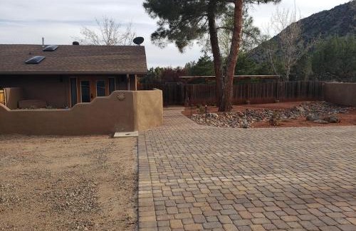 Oak Creek House | Robin's Red Rock Getaway Suite A