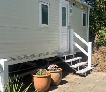 Hamworthy House | Robins Lodge by the sea