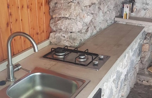 Dobropoljana House | Robinson house by the sea with its own swimming pool