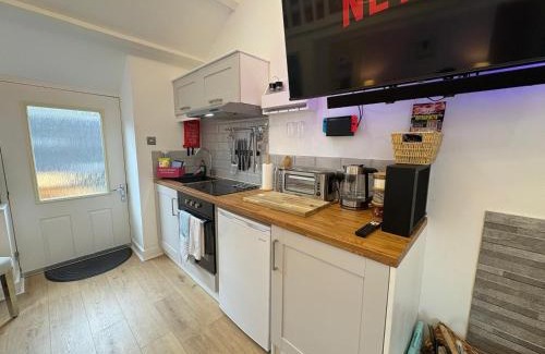 Brynsiencyn House | Robyns Retreat - Cosy Hideaway Perfect To Explore