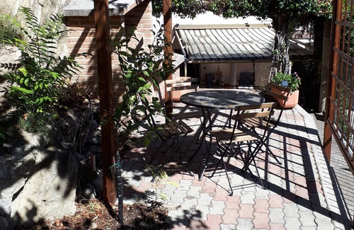 Roccascalegna House | Roccascalegna apricot house