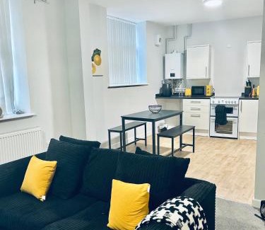 Wainscot Apartment | Rochester - Luxury Flats Near Castle, Strood - Medway 1 or 2 Bedroom