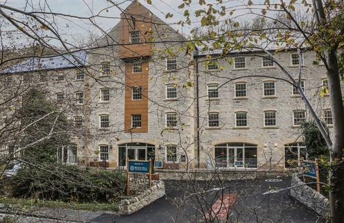 Stoney Middleton Cottage | ROCK MILL APARTMENT, pet friendly, with a garden in Eyam
